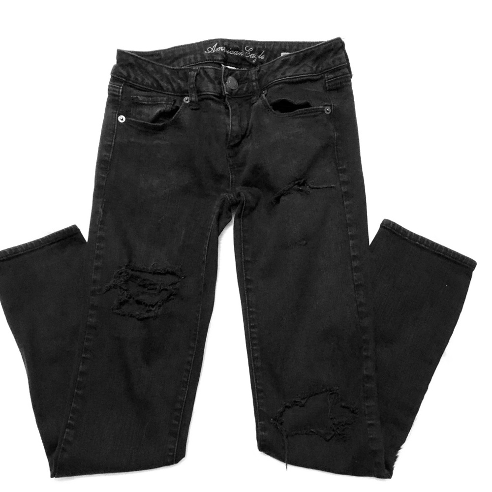 American Eagle Black Distressed Skinny Jeans. (4)